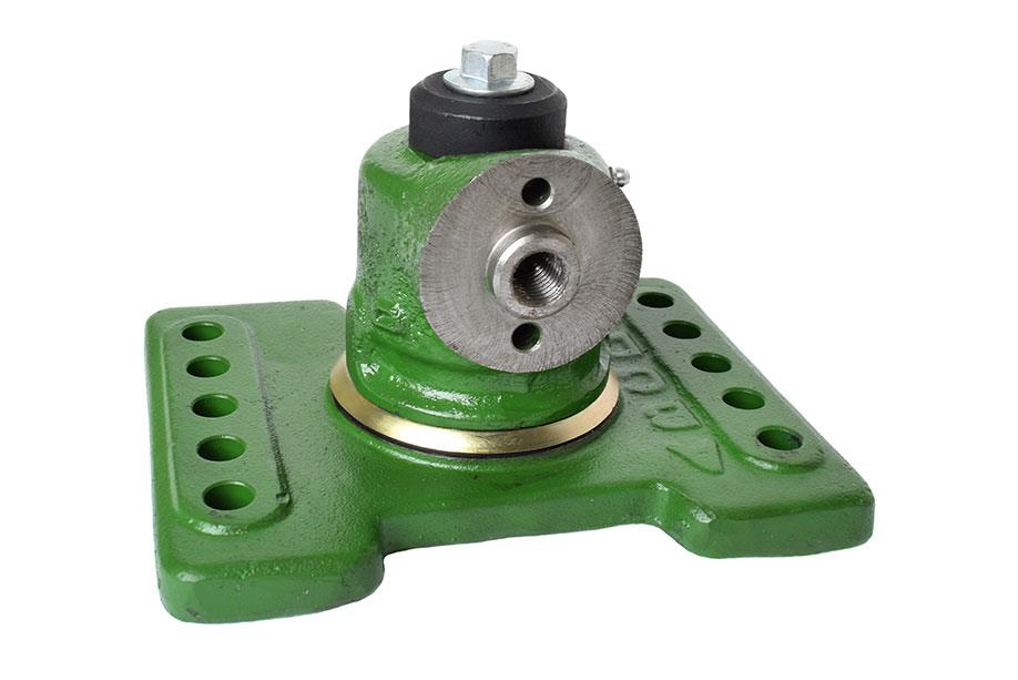 Mudguard Bracket Adjuster L/H John Deere 6010 6110 6210 6M Series 6R Series *Dowel pins are 57726* Bolt size M16x40 - AL208465, AL176708, AL213971, AL213972, AL203974